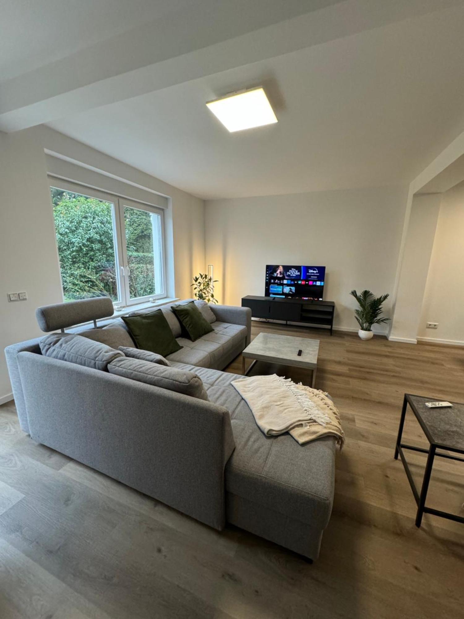 Haus Mit Garten - Kingbett - Wifi - Parkplatz Essen Exterior photo